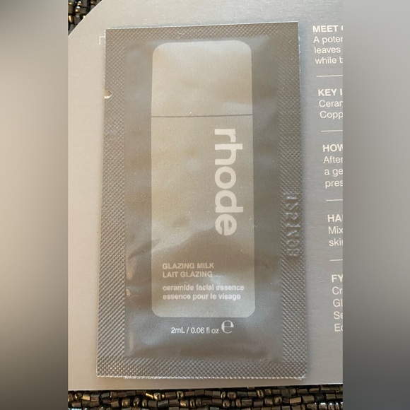 4️⃣ FOR 💲1️⃣5️⃣ RHODE Glazing Milk - Picture 3 of 4